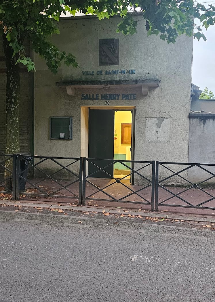 Henry Paté Gymnasium 3